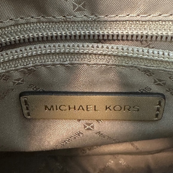 Micheal Kors | Hamilton Medium Top Zip Satchel Crossbody Pebbled Leather - Picture 8 of 8
